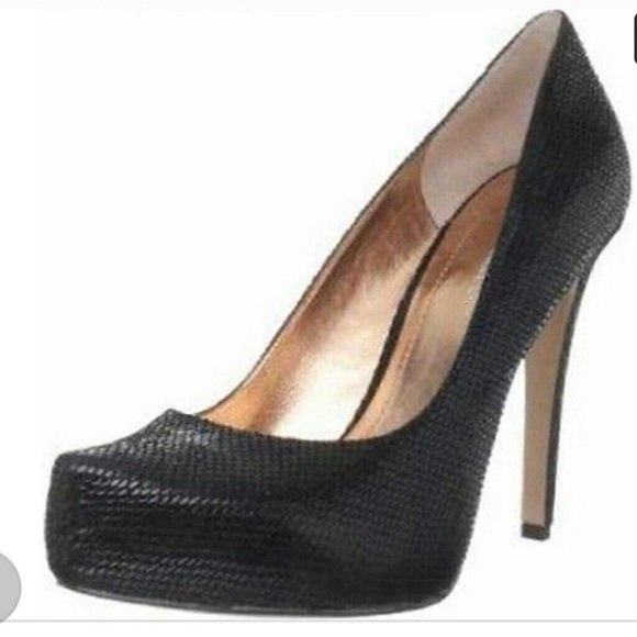 BCBG Shoes - Near new BCBG platform pumps